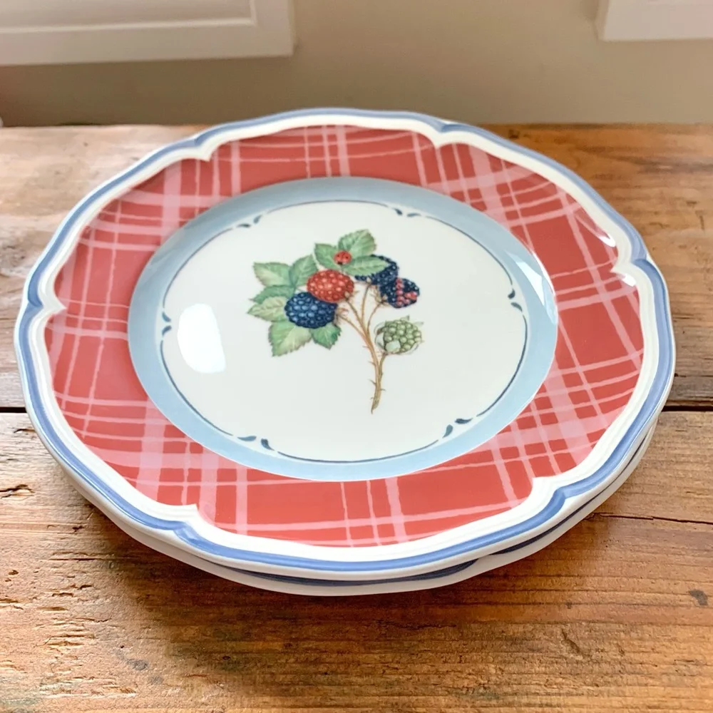 Villeroy & Boch SET of 2 Cottage Berries 8” Salad Plates Country Collection Red